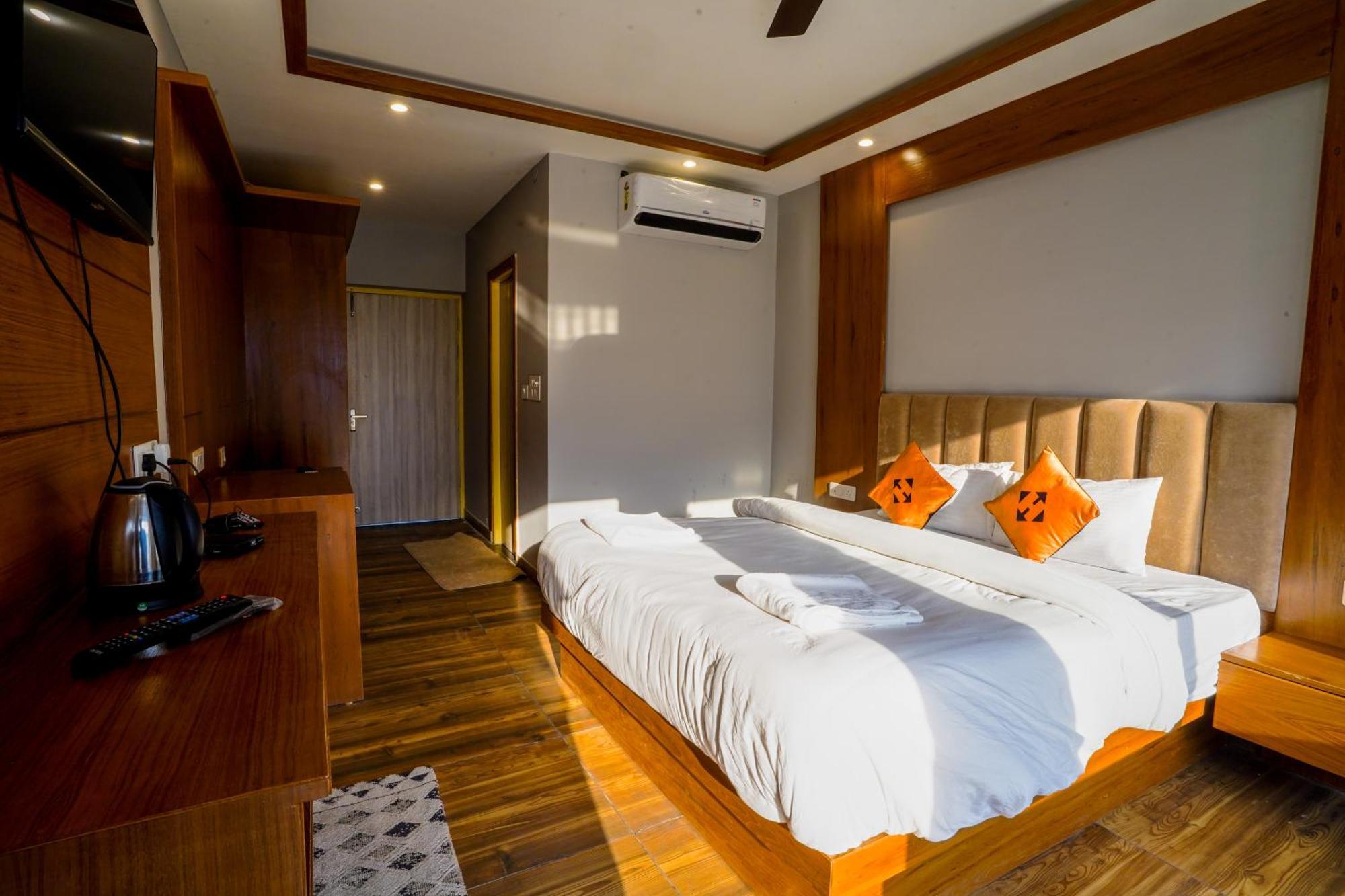Хостел Hide-In Rishikesh, Laxman Jhula Екстер'єр фото