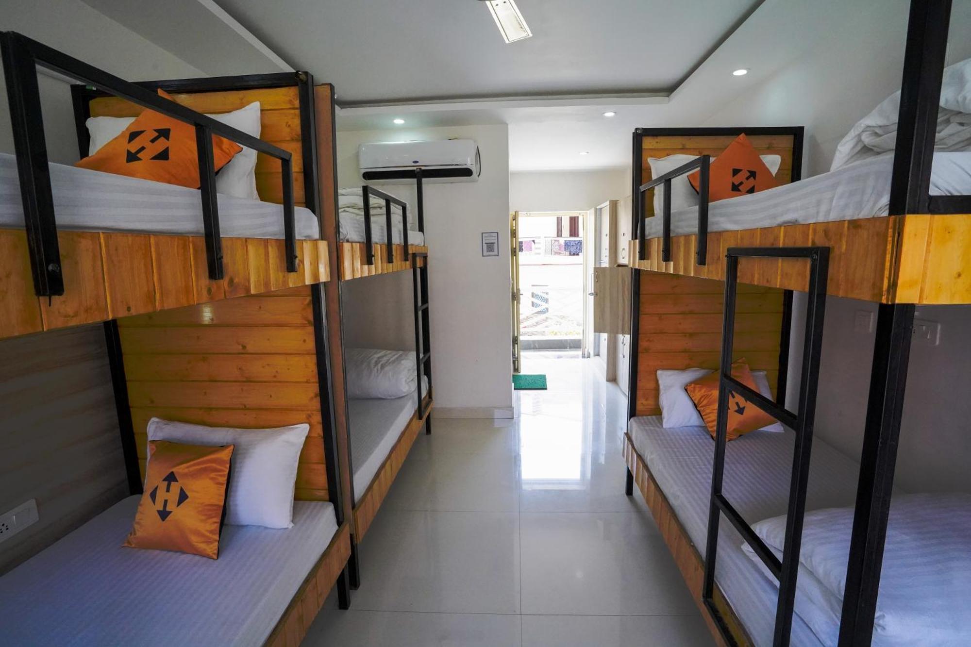 Хостел Hide-In Rishikesh, Laxman Jhula Екстер'єр фото